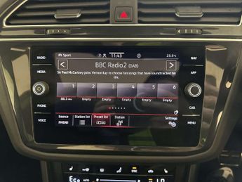 Volkswagen Tiguan 1.4 TSI 13kWh Black Edition SUV 5dr Petrol Plug-in Hybrid DSG Eu