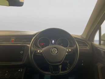 Volkswagen Tiguan 2.0 TDI SE Navigation SUV 5dr Diesel Manual Euro 6 (s/s) (150 ps