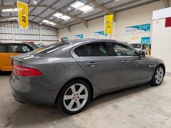 Jaguar XE 2.0i Portfolio Auto Euro 6 (s/s) 4dr