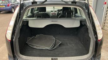 Ford Focus 1.6 Titanium 5dr