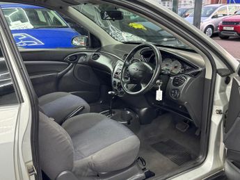 Ford Focus 1.6i 16v Zetec 3dr
