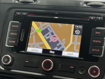 Volkswagen Golf 2.0 TDI BlueMotion Tech GT Cabriolet 2dr Diesel DSG Euro 5 (s/s)