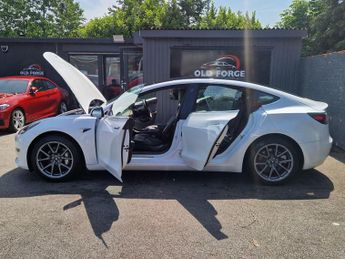 Tesla Model 3 Standard Range Plus Auto RWD 4dr