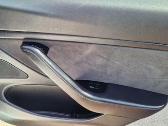 Tesla Model 3 Standard Range Plus Auto RWD 4dr