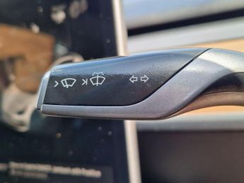 Tesla Model 3 Standard Range Plus Auto RWD 4dr