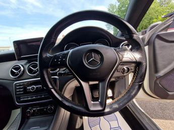 Mercedes-Benz CLA 1.8 CLA200 CDI Sport Coupe 7G-DCT Euro 5 (s/s) 4dr