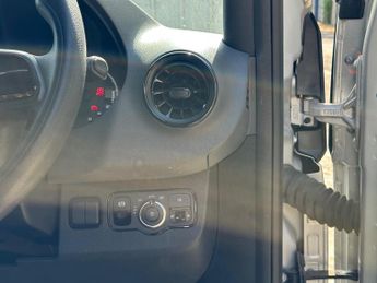 Mercedes-Benz eSprinter 55kWh Progressive Auto FWD L2 H2 5dr 20kW Charger