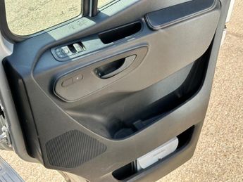 Mercedes-Benz eSprinter 55kWh Progressive Auto FWD L2 H2 5dr 20kW Charger
