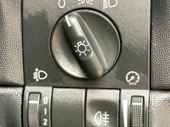 Vauxhall Corsa 1.2i 16v Design Easytronic 5dr (a/c)