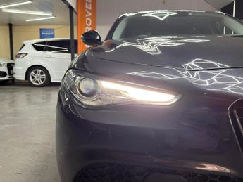 Alfa Romeo Giulia 2.2 TD Speciale Auto Euro 6 (s/s) 4dr
