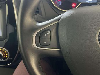 Renault Captur 0.9 TCe ENERGY Iconic SUV 5dr Petrol Manual Euro 6 (s/s) (90 ps)