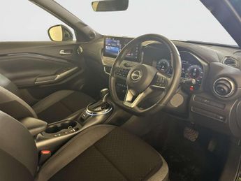 Nissan Juke 1.6 N-Connecta SUV 5dr Petrol Hybrid Auto Euro 6 (143 ps)