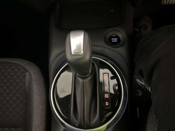 Nissan Juke 1.6 N-Connecta SUV 5dr Petrol Hybrid Auto Euro 6 (143 ps)