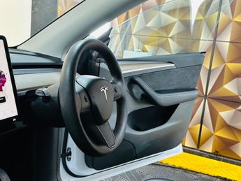Tesla Model Y (Dual Motor) Long Range Auto 4WDE 5dr