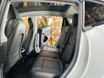 Tesla Model Y (Dual Motor) Long Range Auto 4WDE 5dr