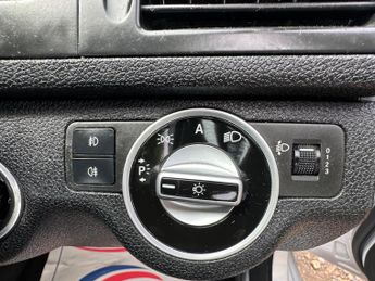 Mercedes-Benz C Class 1.8 C180 BlueEfficiency Executive SE Auto Euro 5 4dr