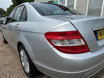 Mercedes-Benz C Class 1.8 C180 BlueEfficiency Executive SE Auto Euro 5 4dr