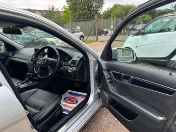 Mercedes-Benz C Class 1.8 C180 BlueEfficiency Executive SE Auto Euro 5 4dr
