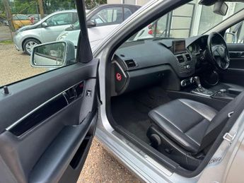 Mercedes-Benz C Class 1.8 C180 BlueEfficiency Executive SE Auto Euro 5 4dr