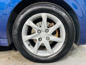 Peugeot 208 1.4 e-HDi Allure EGC Euro 5 (s/s) 3dr