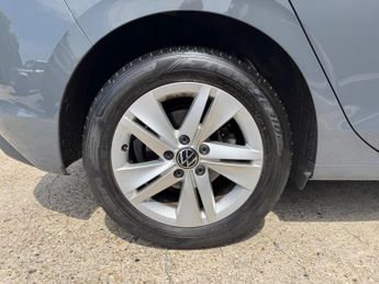 Volkswagen Golf 1.5 eTSI MHEV Life DSG Euro 6 (s/s) 5dr