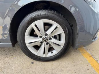 Volkswagen Golf 1.5 eTSI MHEV Life DSG Euro 6 (s/s) 5dr