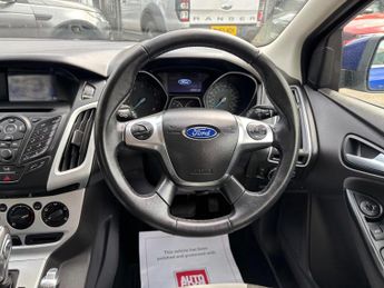 Ford Focus 1.6 Zetec Navigator Powershift Euro 5 5dr