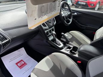 Ford Focus 1.6 Zetec Navigator Powershift Euro 5 5dr