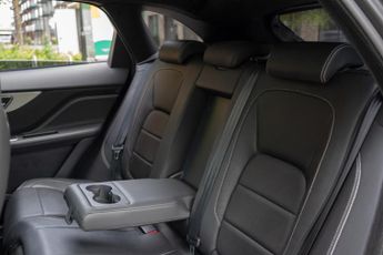Jaguar F-PACE 2.0 D180 Chequered Flag Auto AWD Euro 6 (s/s) 5dr