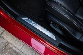 Jaguar XE 2.0d R-Sport Auto Euro 6 (s/s) 4dr