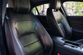 Jaguar XE 2.0d R-Sport Auto Euro 6 (s/s) 4dr