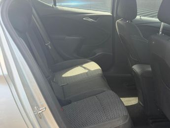 Vauxhall Astra 1.6 CDTi BlueInjection SRi Euro 6 (s/s) 5dr