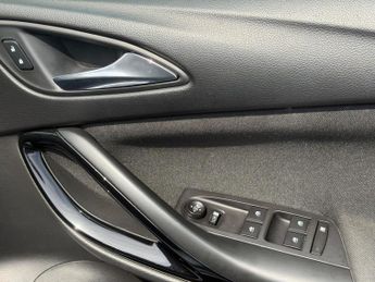 Vauxhall Astra 1.6 CDTi BlueInjection SRi Euro 6 (s/s) 5dr