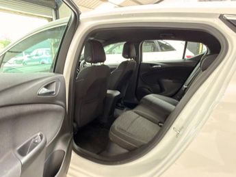 Vauxhall Astra 1.4i Turbo SRi Nav Auto Euro 6 (s/s) 5dr