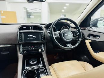 Jaguar F-PACE 2.0 D180 Prestige Auto AWD Euro 6 (s/s) 5dr