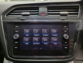 Volkswagen Tiguan 1.5 TSI Life DSG Euro 6 (s/s) 5dr