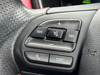 MG MG HS 1.5 T-GDI 16.6kWh Exclusive Auto Euro 6 (s/s) 5dr