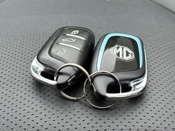 MG MG HS 1.5 T-GDI 16.6kWh Exclusive Auto Euro 6 (s/s) 5dr