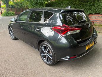 Toyota Auris 1.8 VVT-h Design CVT Euro 6 (s/s) 5dr