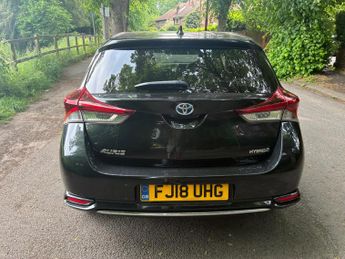 Toyota Auris 1.8 VVT-h Design CVT Euro 6 (s/s) 5dr