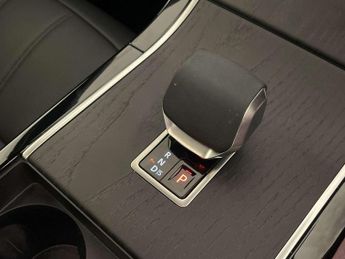 Land Rover Range Rover Evoque 1.5 P300e 11.9kWh Autobiography SUV 5dr Petrol Plug-in Hybrid Au