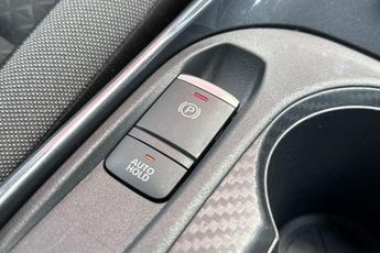 Nissan Juke 1.0 DIG-T (117ps)  N-Connecta