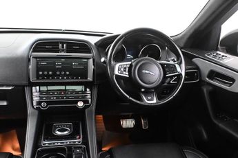 Jaguar F-PACE 2.0 D180 R-Sport Auto AWD Euro 6 (s/s) 5dr