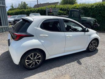 Toyota Yaris 1.5 VVT-h Design E-CVT Euro 6 (s/s) 5dr