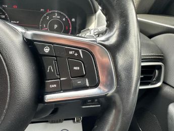 Jaguar F-PACE 3.0 D300 V6 S Auto AWD Euro 6 (s/s) 5dr