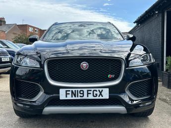 Jaguar F-PACE 3.0 D300 V6 S Auto AWD Euro 6 (s/s) 5dr