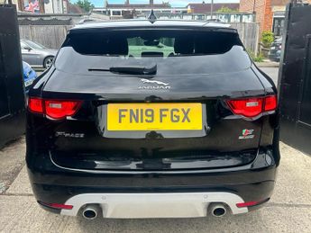 Jaguar F-PACE 3.0 D300 V6 S Auto AWD Euro 6 (s/s) 5dr