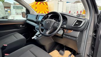 Toyota PROACE Verso 2.0D Family Medium MPV 5dr Diesel Auto MWB Euro 6 (s/s) (8 Seat)