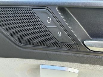 Volkswagen Tiguan Tiguan Elegance SUV 1 Automatic Petrol