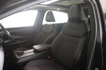 Nissan ARIYA 63kWh Advance Auto 5dr 7.4kW Charger